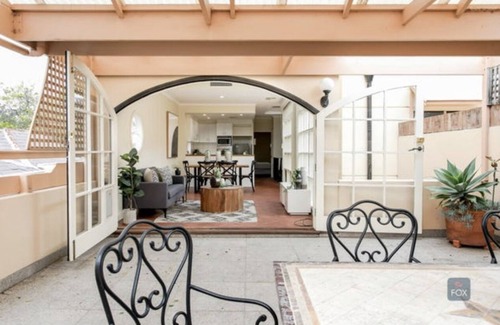 North Adelaide House | Experience a Cosmopolitan Lifestyle in Pet-Friendly Comfort