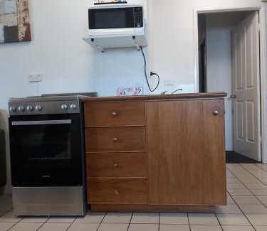 Rockhampton Hotel | Oceanfront Comfort at Cosmopolitan Motel & Serviced Apartments