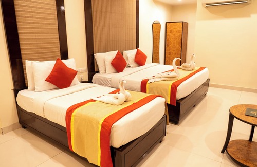 Shyam Nagar Hotel | Discover Vanaam Hotel Raj Plaza: A 4-Star Family Retreat