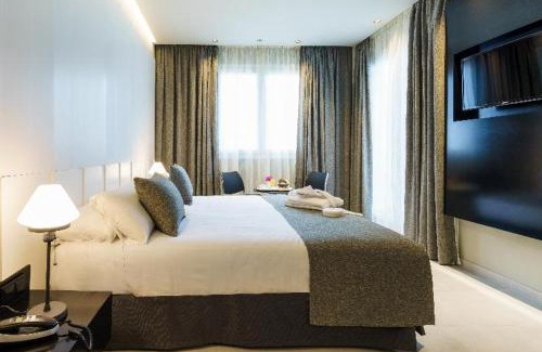 Torremolinos Hotel | Discover Costa del Sol Torremolinos Hotel with Ocean Views