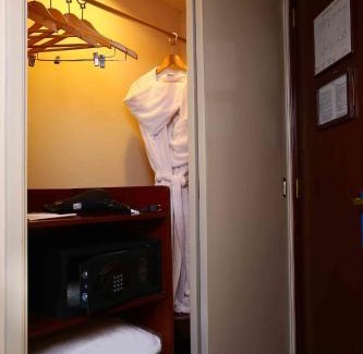Trujillo Hotel | Comfortable Costa del Sol Trujillo Centro with Ocean Views