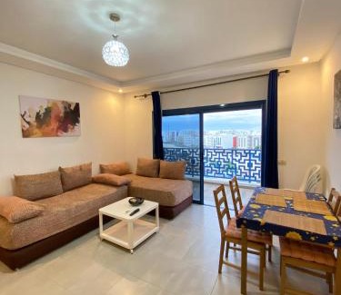 Martil Apartment | Costa Mar Playa 10 - Appartement Charmant avec Piscine et Vue Mer
