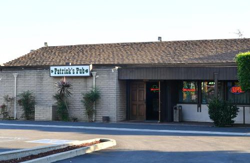 Mesa Verde Hotel | Budget-Friendly Costa Mesa Inn Near Newport Beach