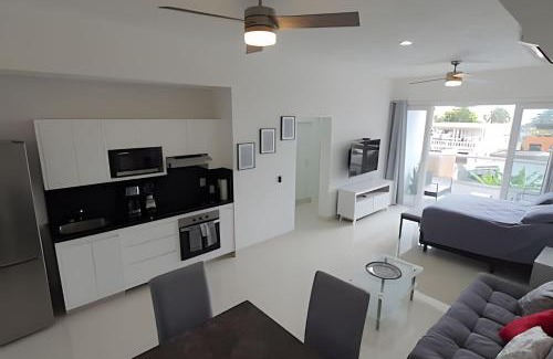 Bucerias Apartment | Relax at Costa Paraíso D-9 with Oceanfront Pool Access