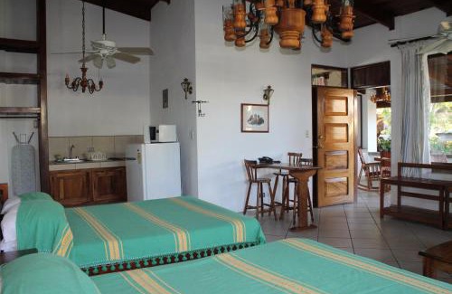 Escazu Hotel | Family-Friendly Costa Verde Inn with Pool & Kitchen Amenities
