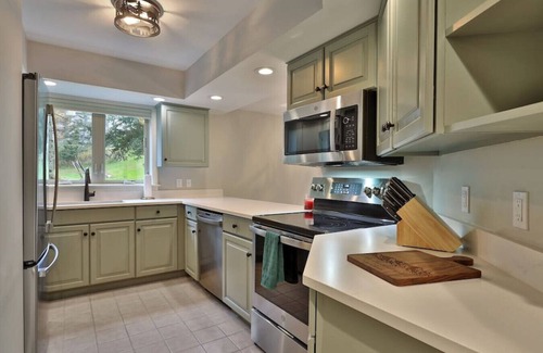 Ludlow House | Tranquil Ski-in/Ski-out Condo at Solitude Okemo