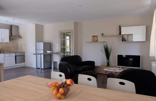 Cornillon Apartment | Pet-Friendly Getaway at Coste Investissement - Le Vieil Olivier