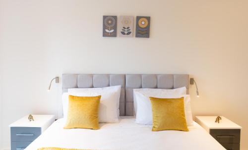 St Albans Apartment | Modern 1 Bed Apartment in St Albans - Free Parking & Walkable