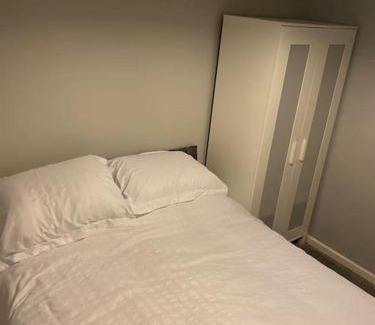 Shephall House | Inviting 1 Bed Home @Stevenage – Pet & Child Friendly Stay