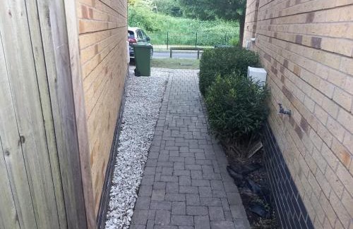 Yeading Apartment | Charming 1-Bed Studio Retreat in Northolt Awaits You