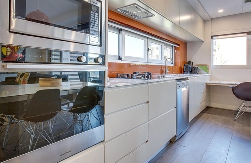 Cremorne Apartment | Inviting 1-Bedroom Apartment Near City with Kitchen Access