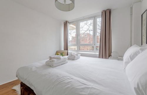 St Luke's Apartment | Inviting 1 Bedroom Flat Steps from Old Street - Rated 9/10