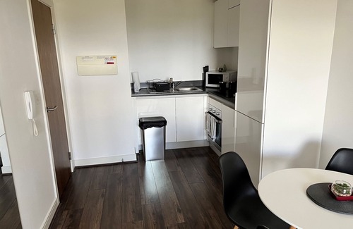 Brierley Hill Apartment | Comfortable 1-Bedroom Apartment with Free Parking & Spa
