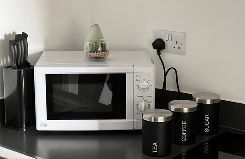 Brierley Hill Apartment | Comfortable 1-Bedroom Apartment with Free Parking & Spa