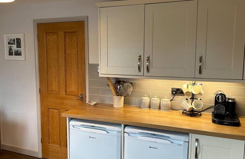 Haddenham House | Comfortable 2-Bed Retreat for Your Perfect Getaway