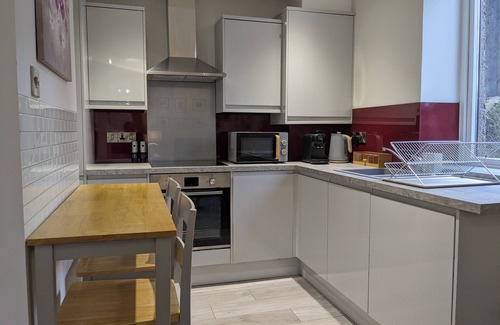 Dunfermline Apartment | Cosy 2 bedroom first floor flat in Dunfermline City Centre