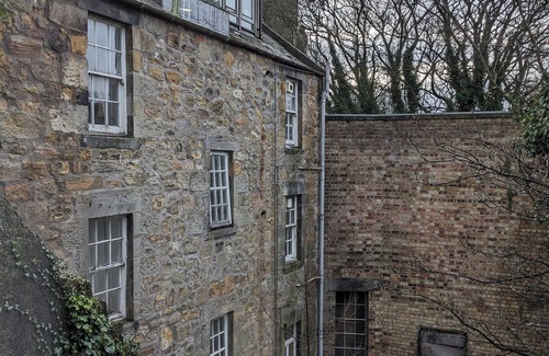 Dunfermline Apartment | Cosy 2 bedroom first floor flat in Dunfermline City Centre