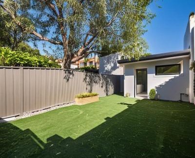Glebe House | Cosy 2 bedroom Glebe terrace with parking