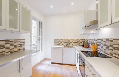 Montpellier City-Centre Apartment | Comfortable 2 Bedroom Retreat in Montpellier's Historic Center