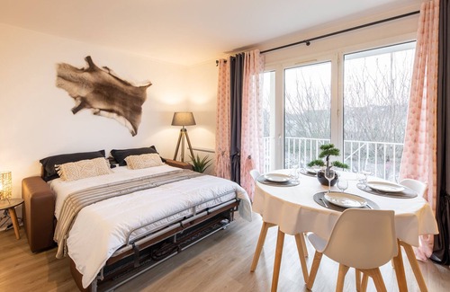 Meaux Apartment | ✨Cosy 2 new room apartment near Disneyland Paris ✨