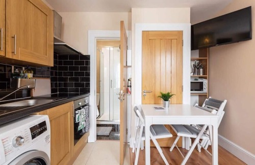 Rathmines Apartment | Cozy 2-Bed Apartment with Fast WiFi & TV in Trendy Ranelagh