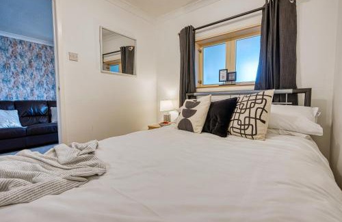 Long Itchington Apartment | Inviting 3-Bed Apartment in Southam, Perfect for Families