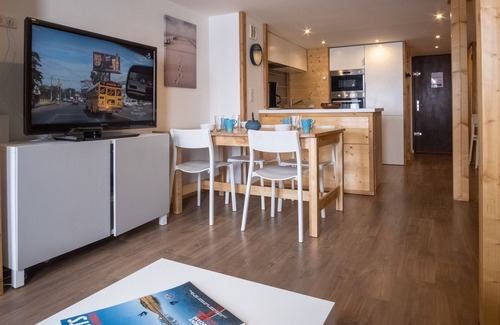 Huez-en-Oisans Apartment | Charming 3-Bedroom Apartment Steps from Alpe d'Huez Station