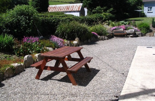 Knockaderry Cross Roads Cottage | Inviting 3 Bedroom Cottage with Garden & Hot Tub