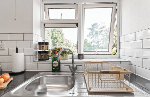 Walsall House | Cosy 3-bedroom house suitable for short or long stay in the city of Walsall