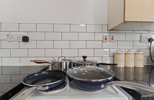 Walsall House | Cosy 3-bedroom house suitable for short or long stay in the city of Walsall