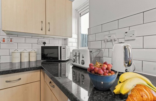 Walsall House | Cosy 3-bedroom house suitable for short or long stay in the city of Walsall