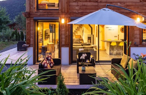 Les Houches Ski Chalet | Charming 3 BR Chalet Near Cham with Top Guest Ratings