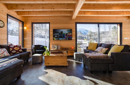 Les Houches Ski Chalet | Charming 3 BR Chalet Near Cham with Top Guest Ratings