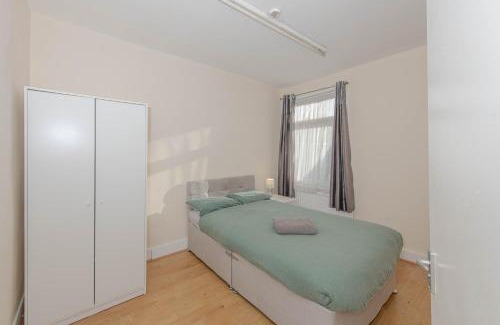 Plumstead House | Cozy 4-Bedroom House Near Central London & O2 Arena