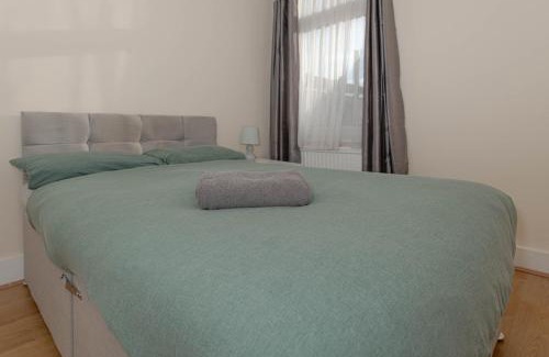 Plumstead House | Cozy 4-Bedroom House Near Central London & O2 Arena