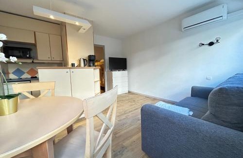 Saint-Raphael Apartment | Inviting 4-Person Retreat in Central Location by the Beach