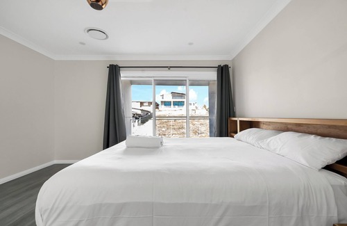 Glen Alpine House | Cozy 5 Bedroom Guest House with Spa in Campbelltown