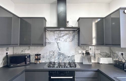 Levenshulme House | Cosy 6-Bed Home in Levenshulme