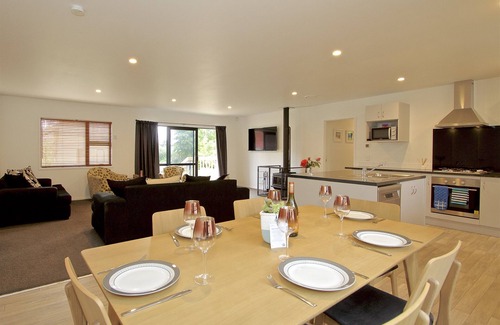 Ohakune Cottage | Inviting Alpine Retreat - Ohakune Holiday Home Awaits