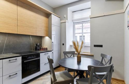 Old Town Apartment | Cozy Apartment in Historic Vilnius Old Town - Pet Friendly