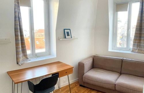 La Garenne-Colombes Apartment | Bright 3-Room Flat Near La Défense and Paris