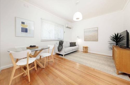South Albury Apartment | Stylish One Bedroom Apartment in Central Albury