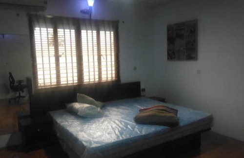 Surulere Apartment | Inviting Apartment in Lagos, Nigeria - Family & Pet Friendly