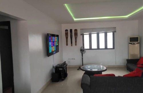 Surulere Apartment | Inviting Apartment in Lagos, Nigeria - Family & Pet Friendly