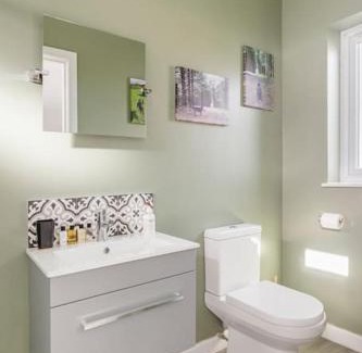 Ellon House | Modern Garden House Retreat: Pet-Friendly with Top Ratings