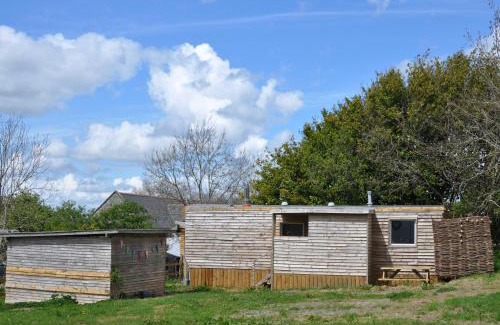 Shaftesbury House | Charming Goldhill Glamping Lodge with Pet-Friendly Amenities