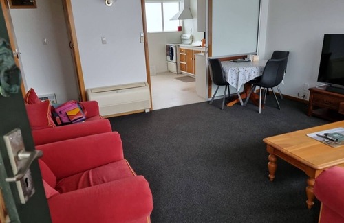 Invercargill House | Inviting Retreat in the Heart of Invercargill