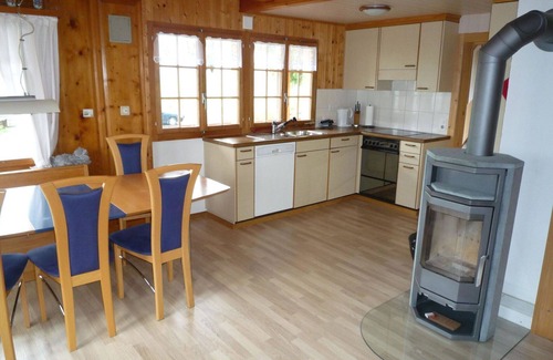 Latterbach Apartment | Cozy Apartment for 7 with Balcony, Pets Welcome & Parking