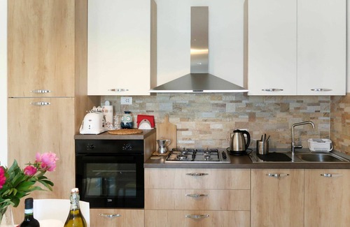 Villanova d'Albenga Apartment | Elegant Apartment for 6 with Ocean View & Modern Amenities