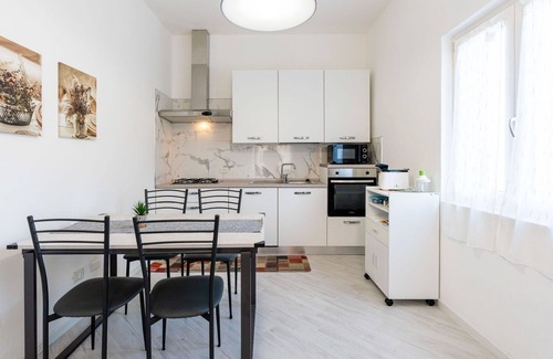 Villanova d'Albenga Apartment | Cosy apartment for 4 guests with A/C, WIFI, TV, balcony and panoramic view
